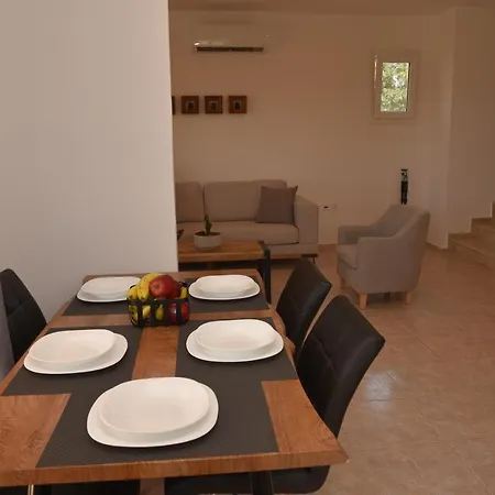 Natural View With Private Pool Villa Skouloúfia