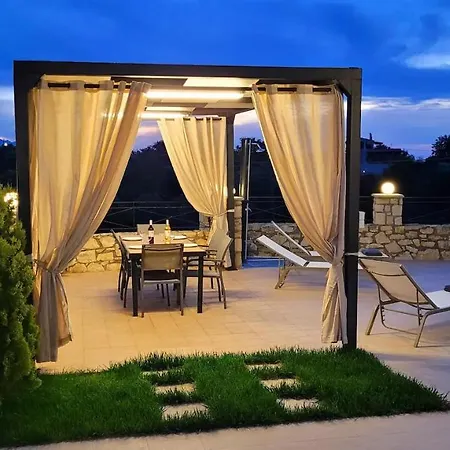 Natural View With Private Pool